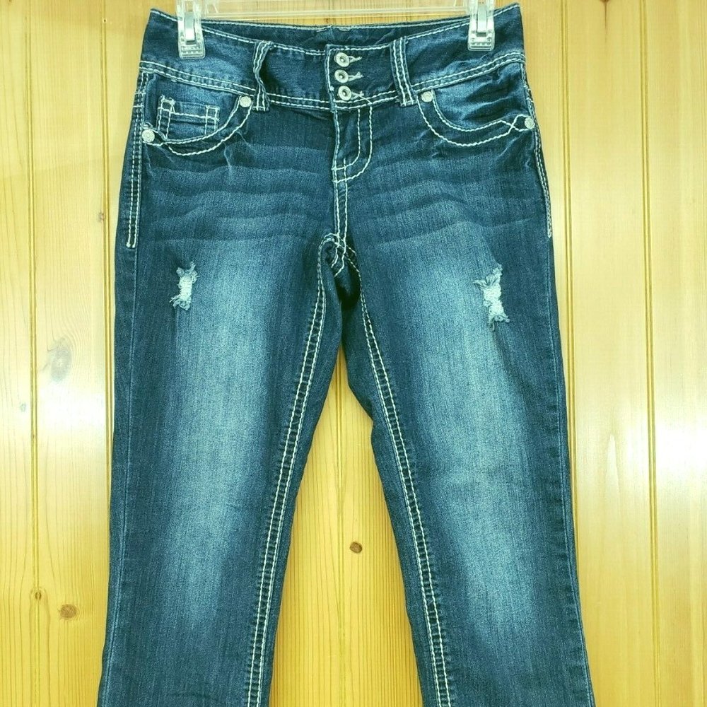 Maurices Women's Distressed Capri Faded Blue Jeans Size 1/2 Stretch